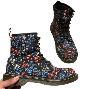 Dr. Martens Delaney Blue Floral Combat Boots Size 7